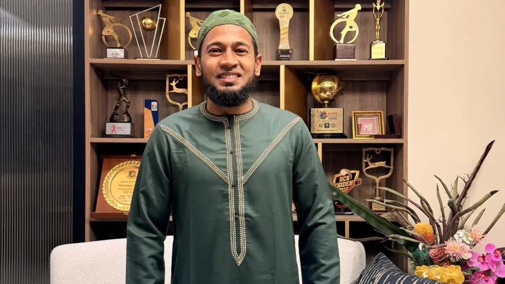 সৌদিতে আটকা মুশফিক, সুখবর দিলেন ক্রীড়া প্রতিমন্ত্রী