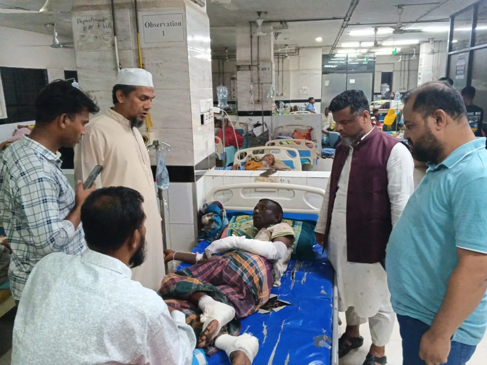 কলাতলী গ্যাস পাম্প বিস্ফোরণে দগ্ধদের দেখতে গেলেন জামায়াত নেতা শাকিল