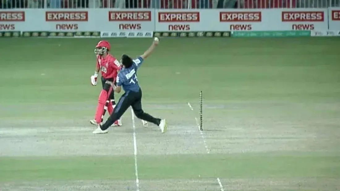 আমিরকে ছাড়িয়ে ইতিহাসের দীর্ঘতম নো বল করলেন আরেক পাকিস্তানি